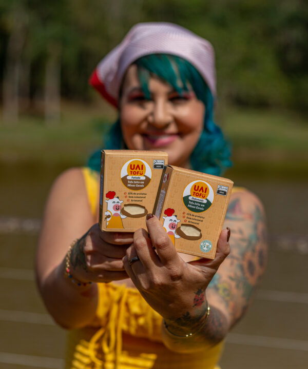 Dupla: UAI Tofu Defumado Peça + UAI Tofu Defumado Fatiado