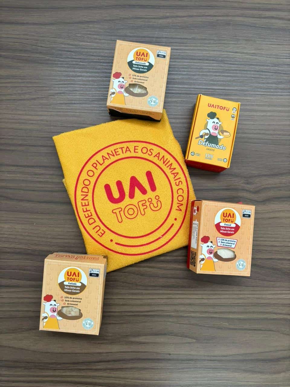 Tofu UAI Tofu em embalagens pequenas, destaque na alimentação vegana e saudável.